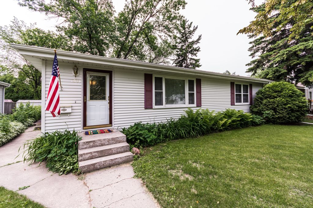 1511 14th Ave S, Grand Forks, ND 58201