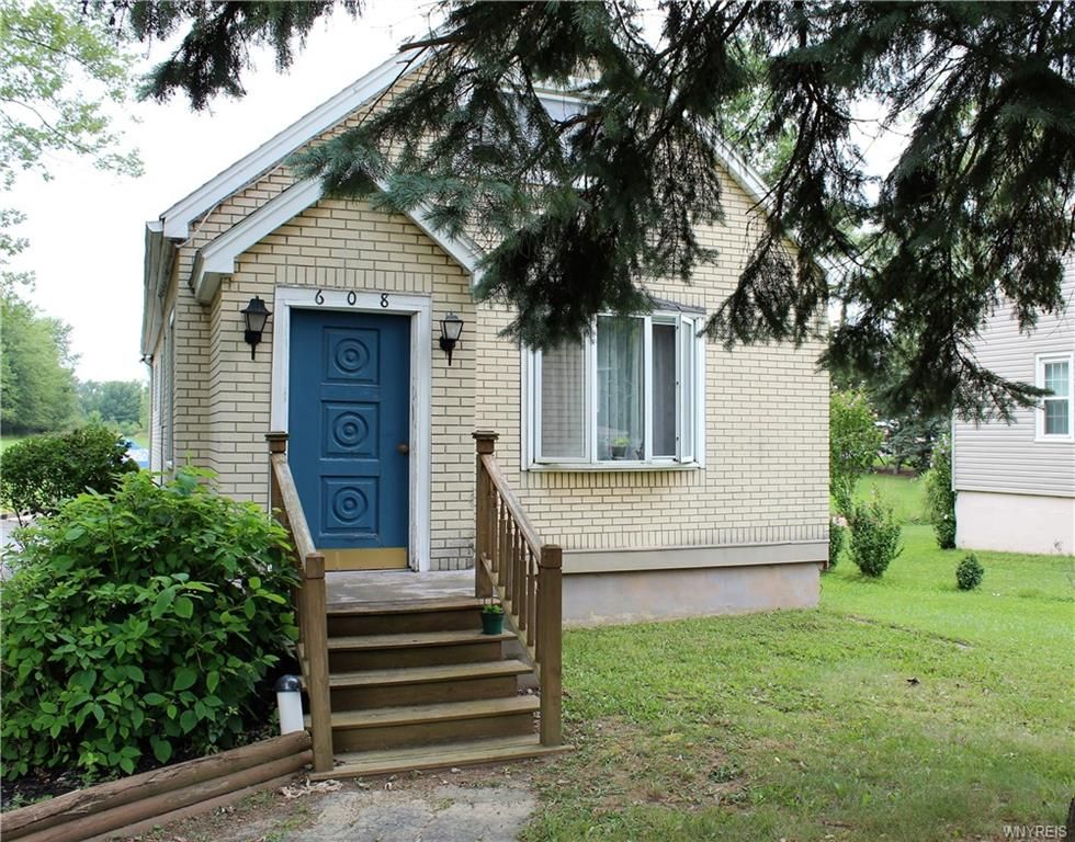 608 Seneca Creek Rd, Buffalo, NY 14224