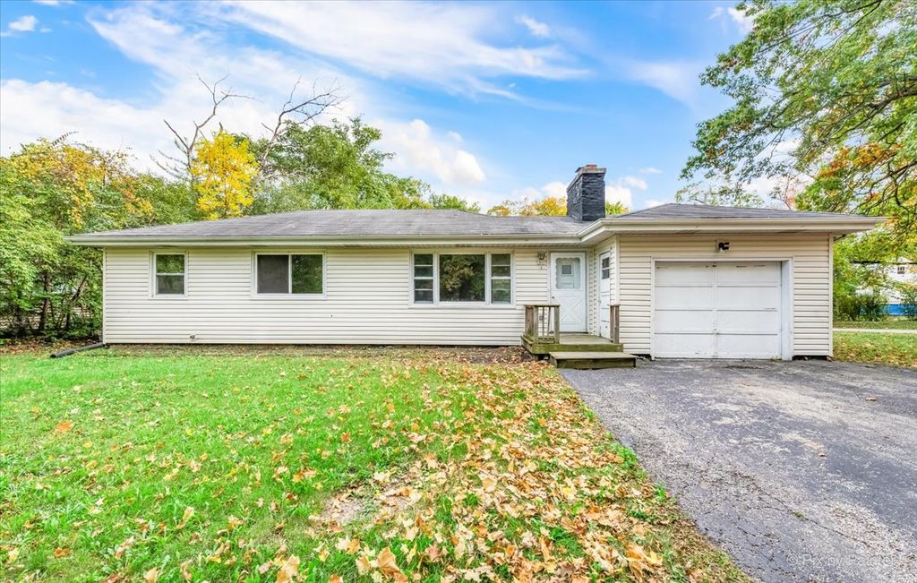 26W057 Vest Ave, Naperville, IL 60563