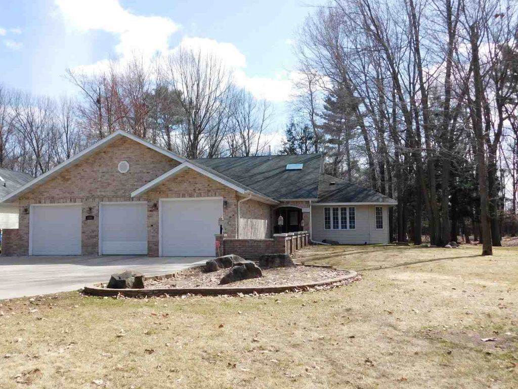 152443 Parrot Ln, Wausau, WI 3 Bed, 2 Bath SingleFamily