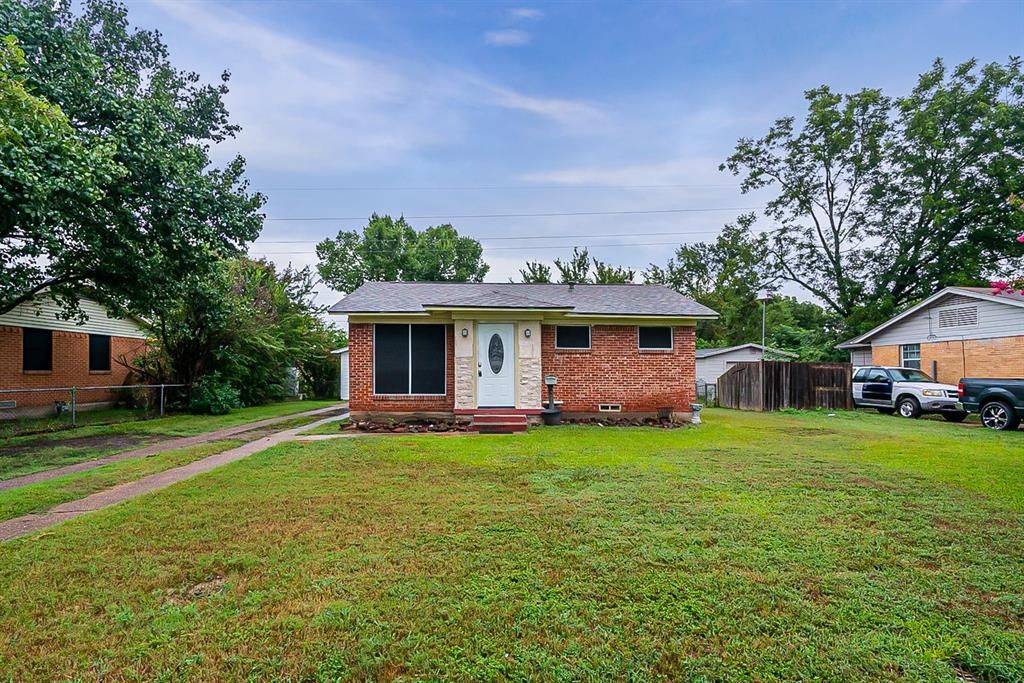 1008 Powell Rd, Mesquite, TX 75149