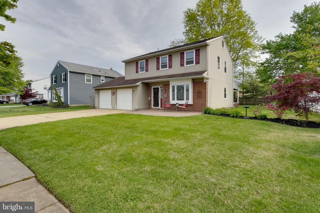 123 Meadowview Cir, Marlton, NJ 08053