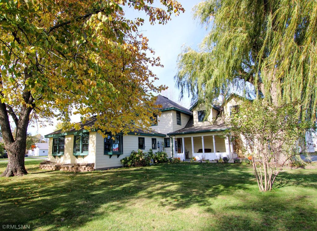 116 W Colfax St, Parkers Prairie, MN 56361