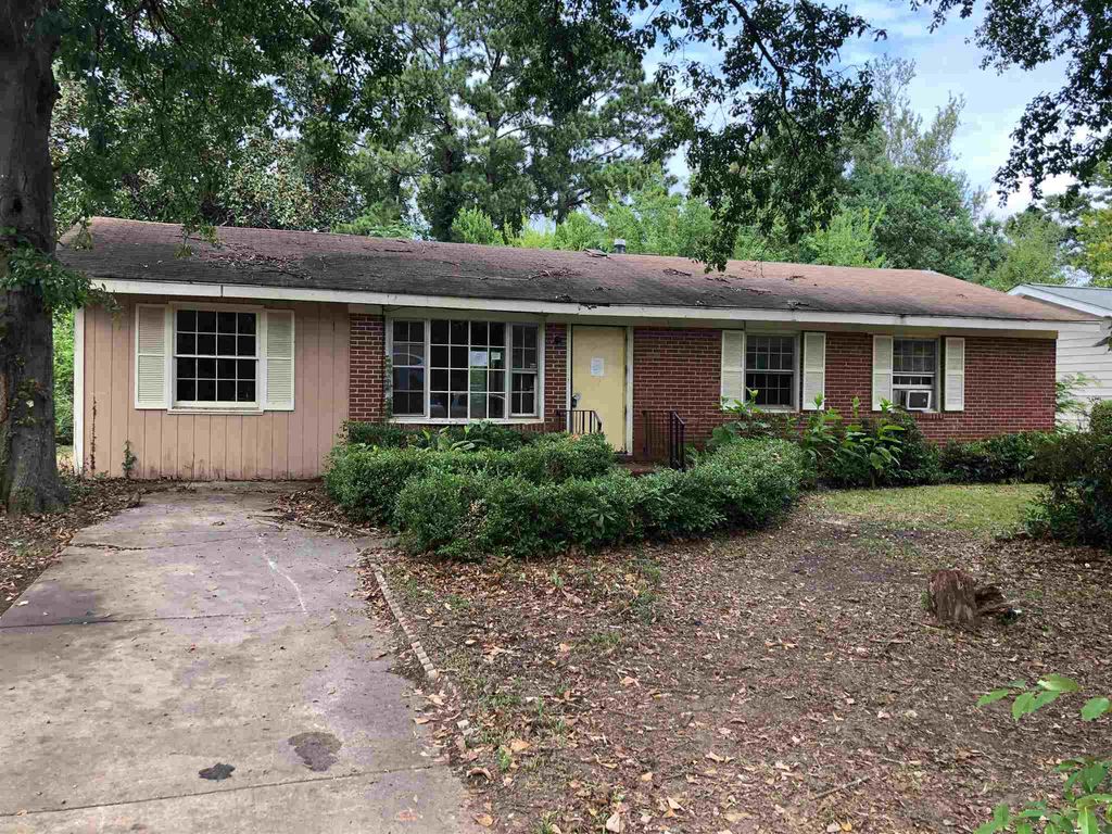 406 Willow Ave, Warner Robins, GA 3 Bed, 2 Bath SingleFamily Home