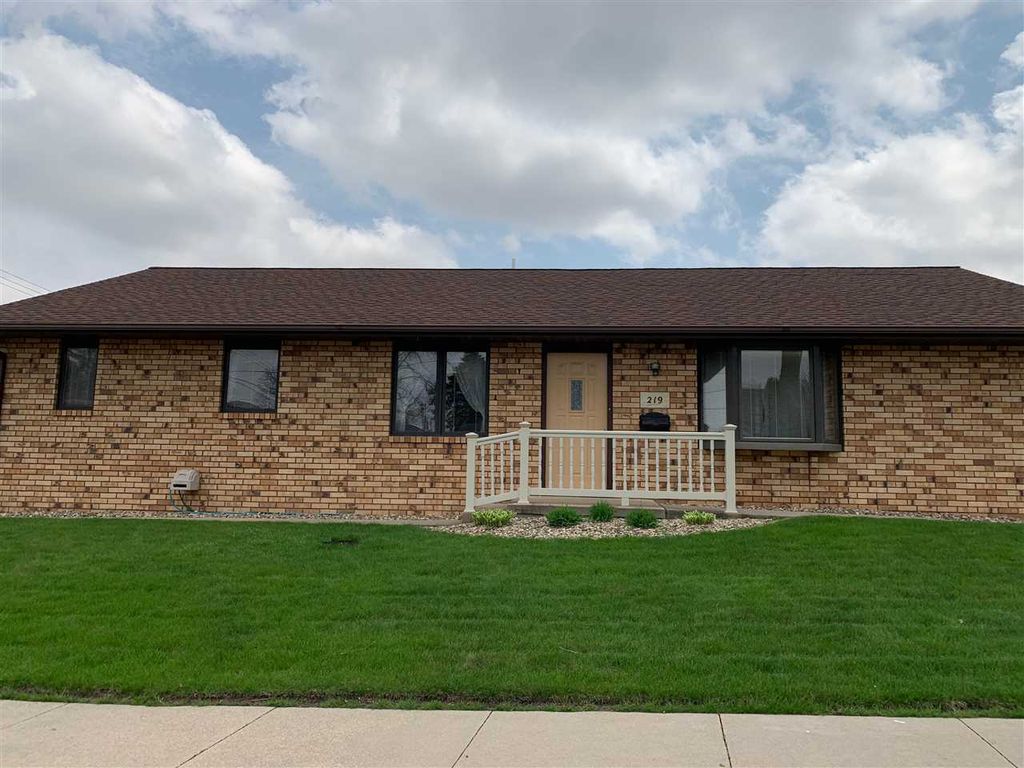 219 6th St SE, Dyersville, IA 52040 Trulia
