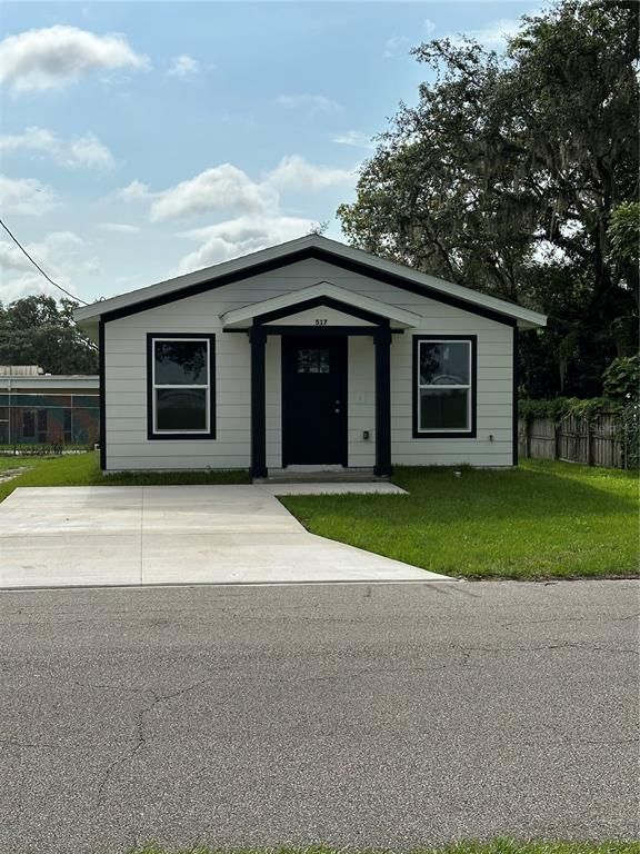 517 Midway Ave, Mascotte, FL 34753