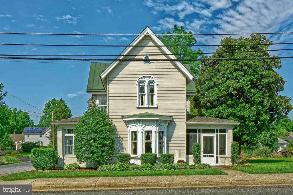 15 S Greenwich St, Alloway, NJ 08001