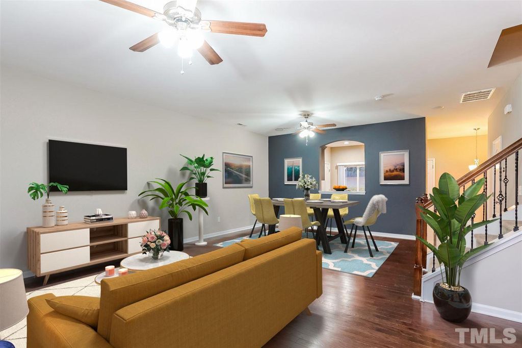 929 Ileagnes Rd, Raleigh, NC 27603