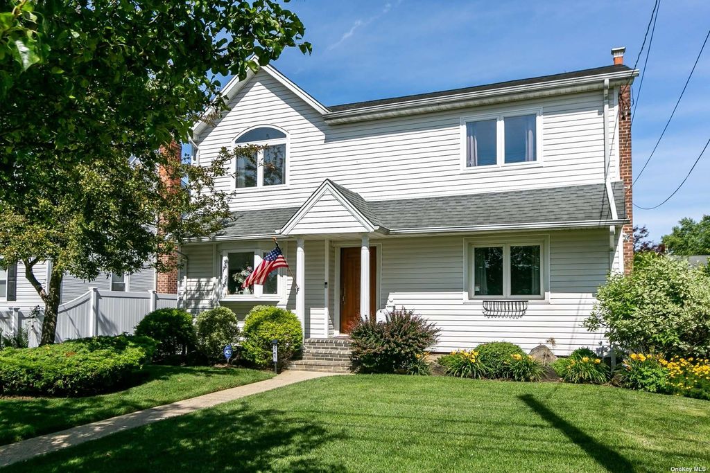 2141 Spruce St, Wantagh, NY 11793 MLS 3325652 Trulia