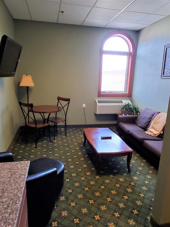 501 S Ohio Ave 300, Sedalia, MO 65301 1 Bed, 2 Bath MultiFamily