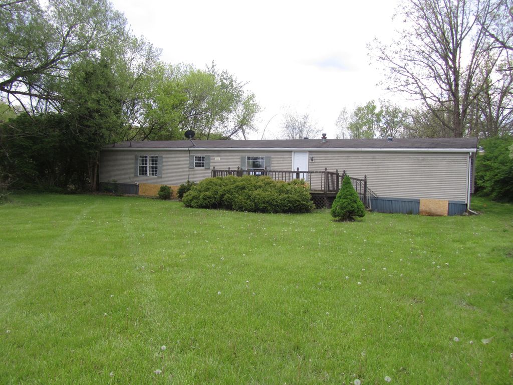 15401 Comdon Rd, Albion, MI 49224