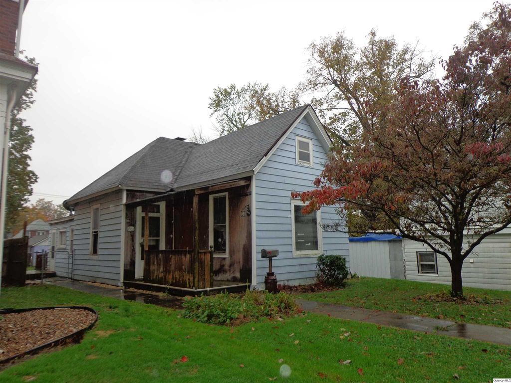 1602 State St, Quincy, IL 62301