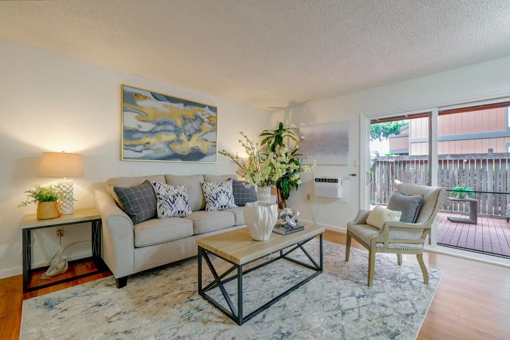 38623 Cherry Ln #201, Fremont, CA 94536