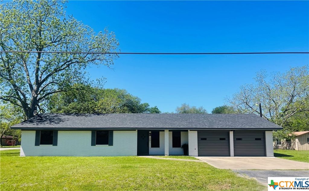 201 N Arnim St, Moulton, TX 77975 MLS 539363 Trulia