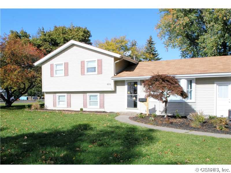474 Wildwood Dr, Rochester, NY 14616