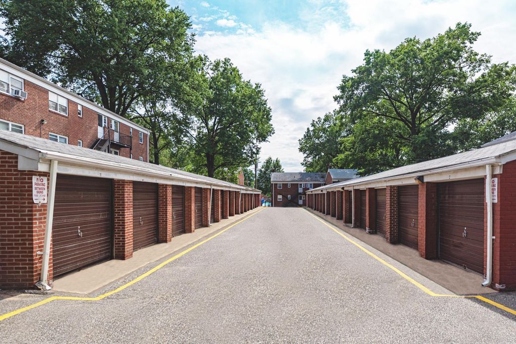 Hillside Village Apartments in Ridgefield, NJ 07657 12 Bed, 1 Bath