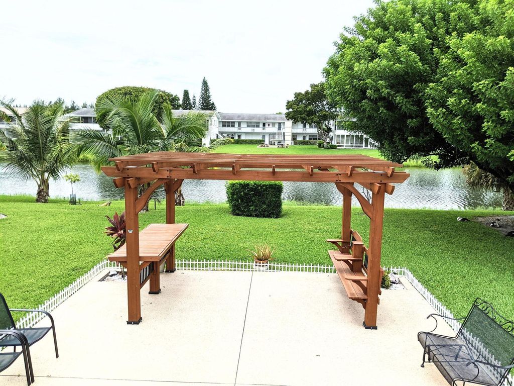 249 Bedford #249-J, West Palm Beach, FL 33417