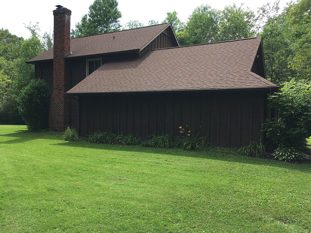 625 Deep Woods Dr, Aurora, OH 44202