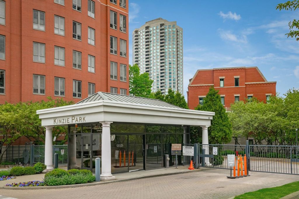 501 N Clinton St #1005, Chicago, IL 60654