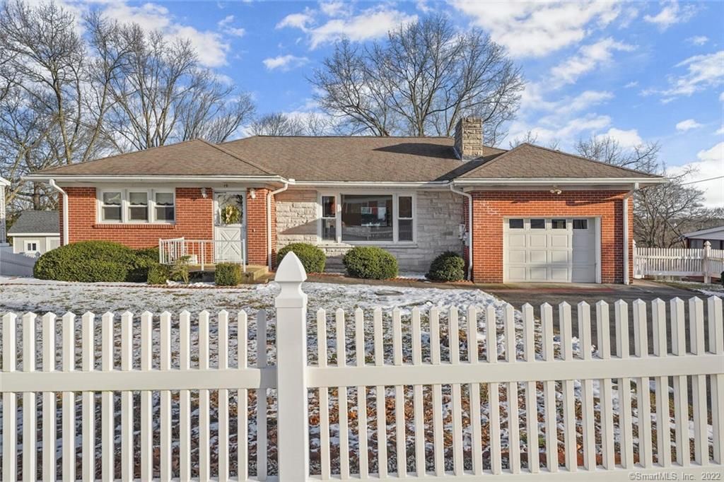 19 Harold Ave, Derby, CT 06418