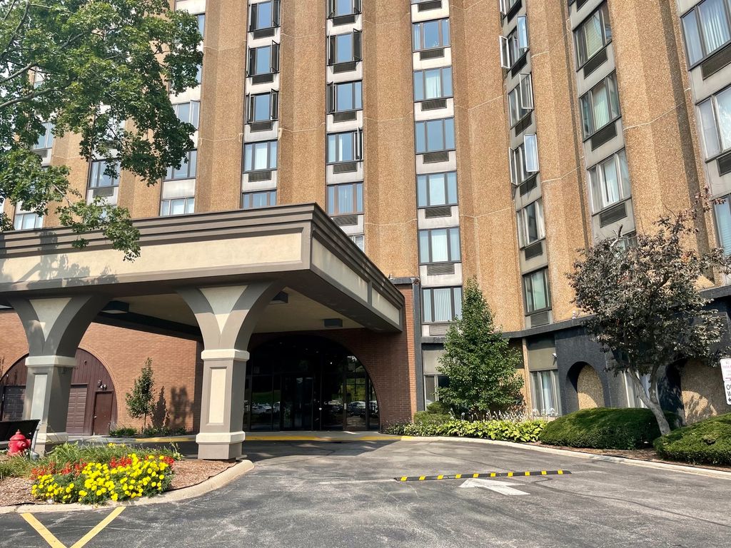 1 Renaissance Pl #GF6, Palatine, IL 60067
