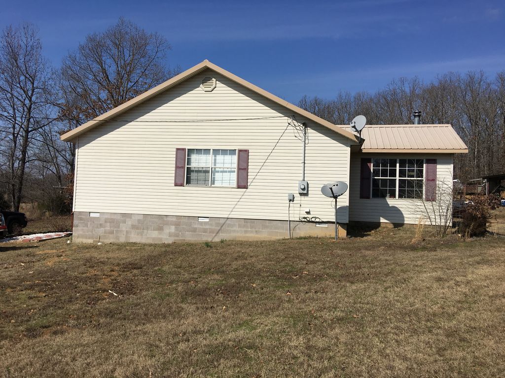 751 Velvet Ridge Rd, Bradford, AR 3 Bed, 2 Bath SingleFamily Home