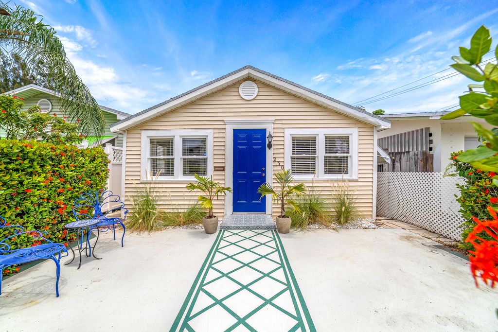 230 S K St, Lake Worth, FL 33460