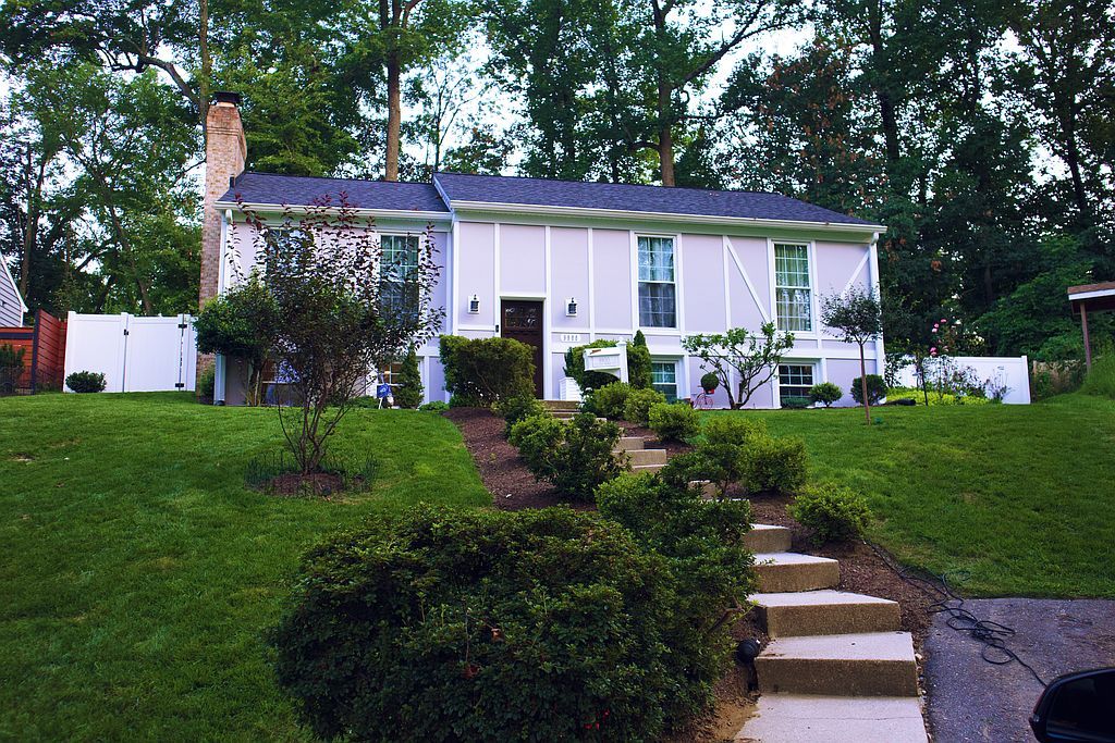 9800 Raleigh Tavern Ct, Bethesda, MD 20814