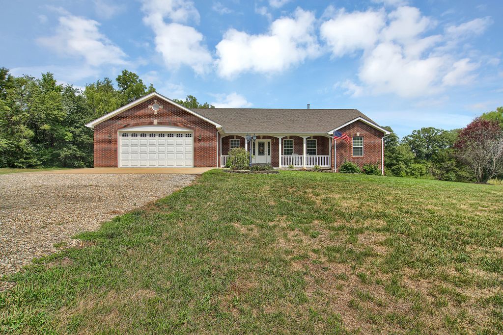 5700 Vedder Rd, New Haven, MO 4 Bed, 3 Bath SingleFamily Home 82