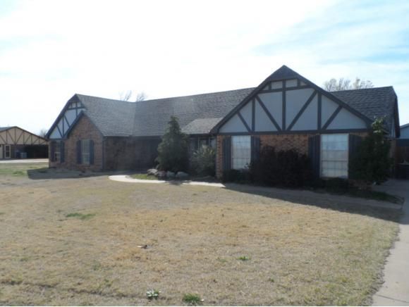 3807 N Park Ln, Altus, OK 73521