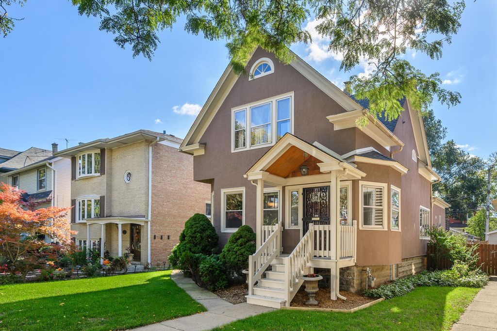 5135 W Montrose Ave, Chicago, IL 60641