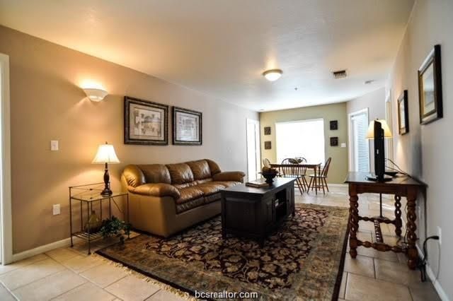 525 Southwest Pkwy #101, College Station, TX 77840