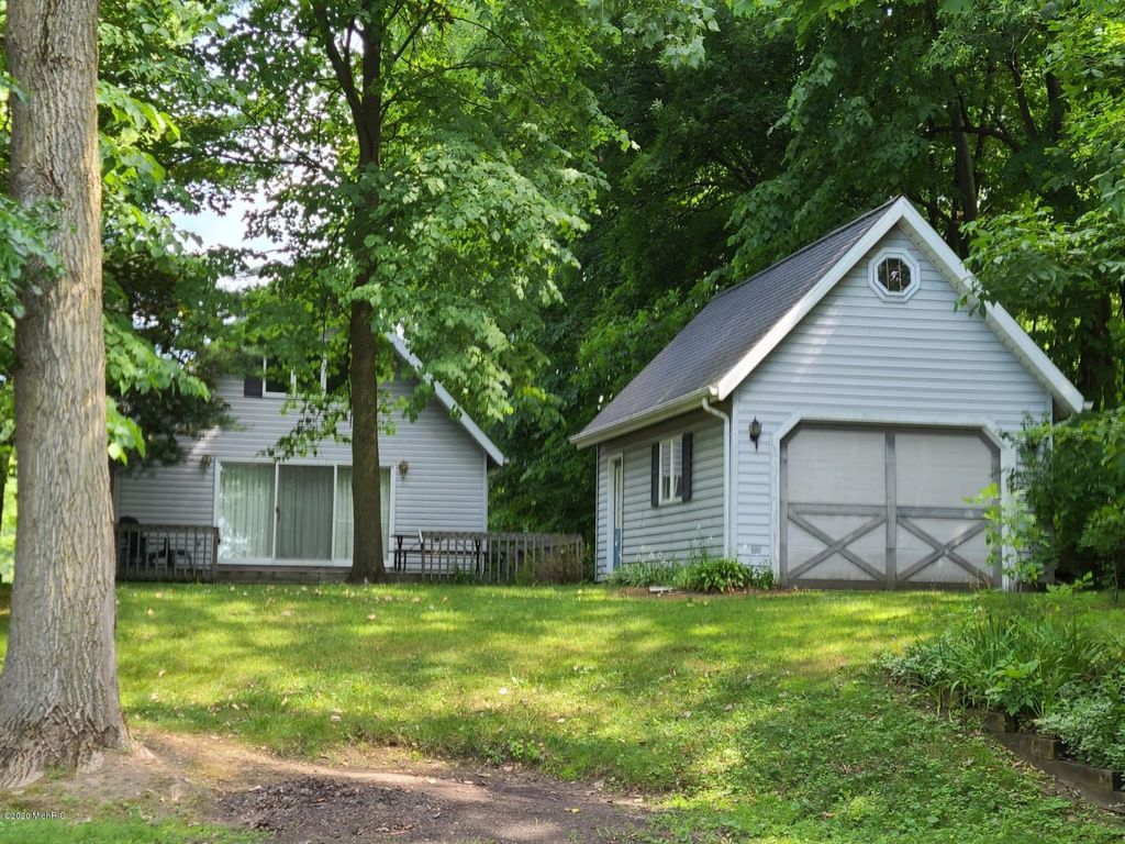46025 County Road 352, Decatur, MI 3 Bed, 2 Bath SingleFamily Home
