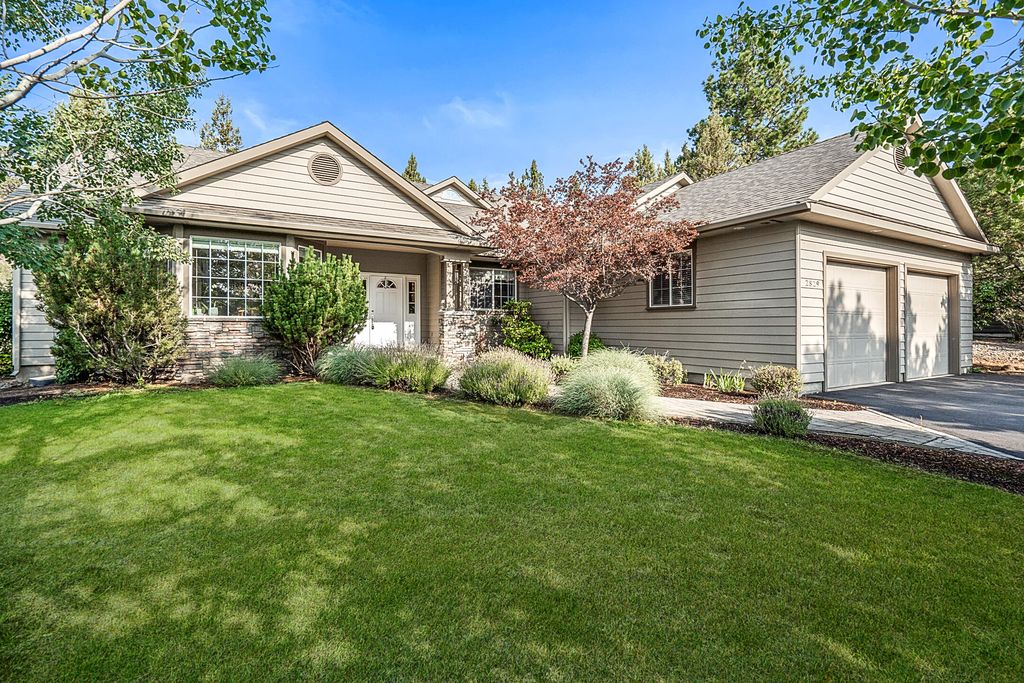 2829 NW Fairway Heights Dr, Bend, OR 97703
