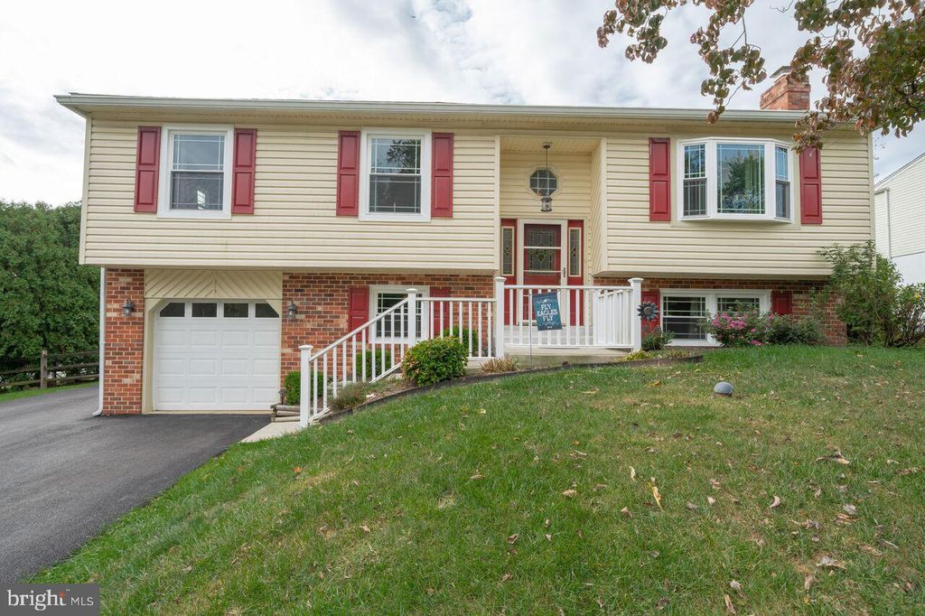 111 Belmont Dr, Marcus Hook, PA 4 Bed, 3 Bath 25 Photos Trulia