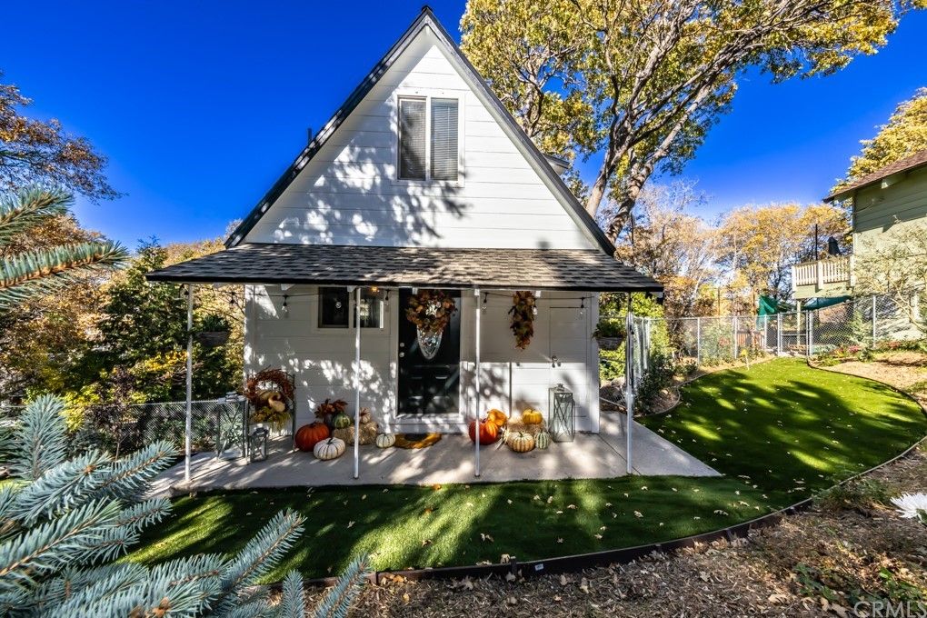 273 Oak Dr, Cedar Glen, CA 92321