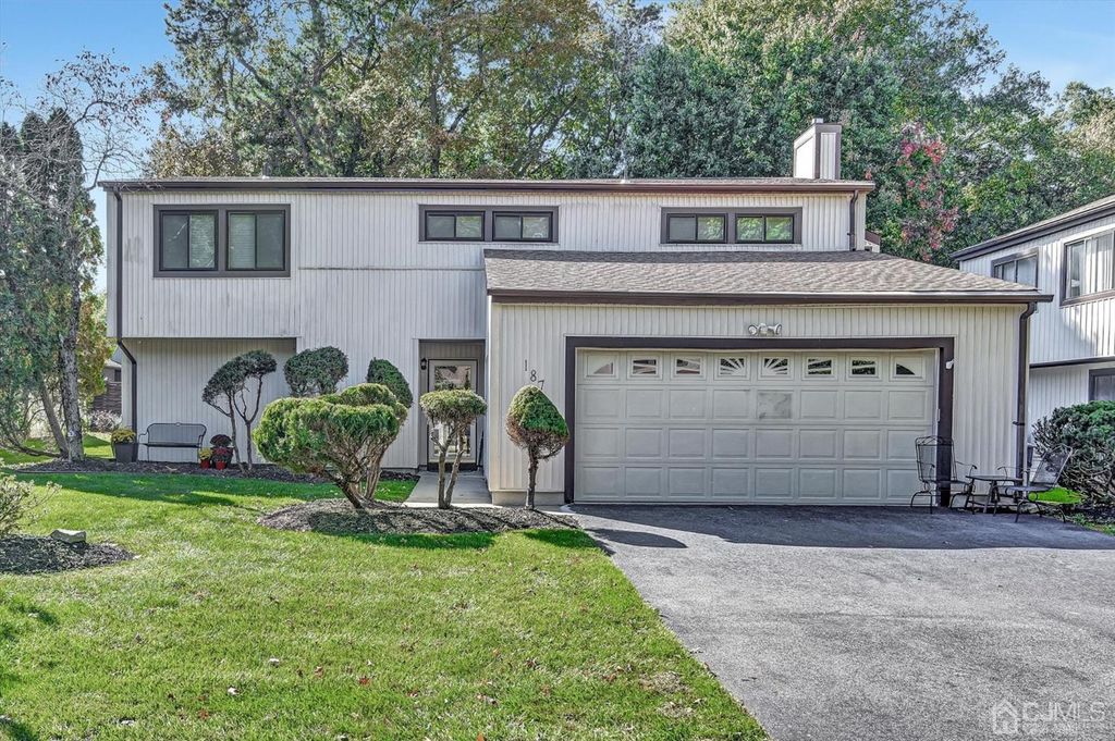 187 Hidden Ct, Old Bridge, NJ 08857