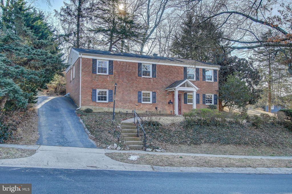 8503 Freyman Dr, Chevy Chase, MD 20815