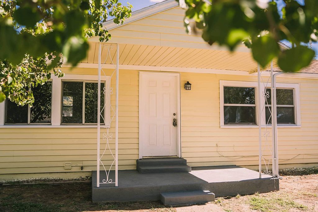 2058 W 4400 S, Roy, UT 84067