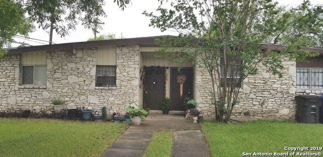 203 Westoak Rd, San Antonio, TX - Studio, 2 Bath Single-Family Home