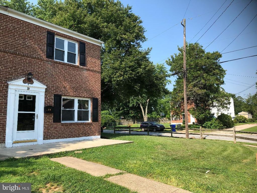 39 Ryan Ave, New Castle, DE 19720
