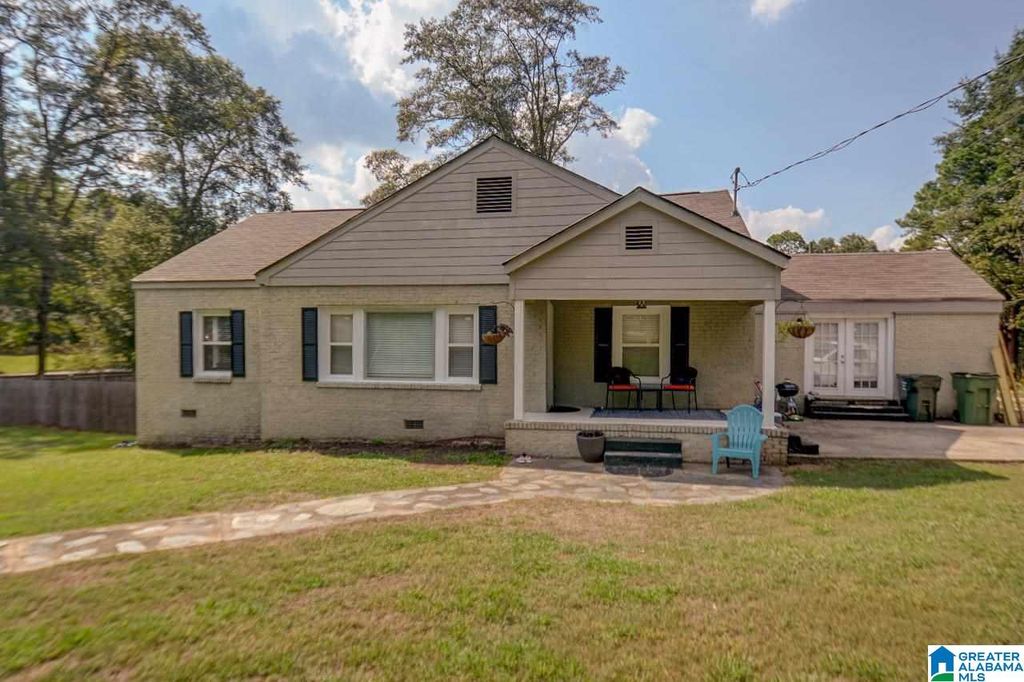 603 17th St N, Clanton, AL 35045