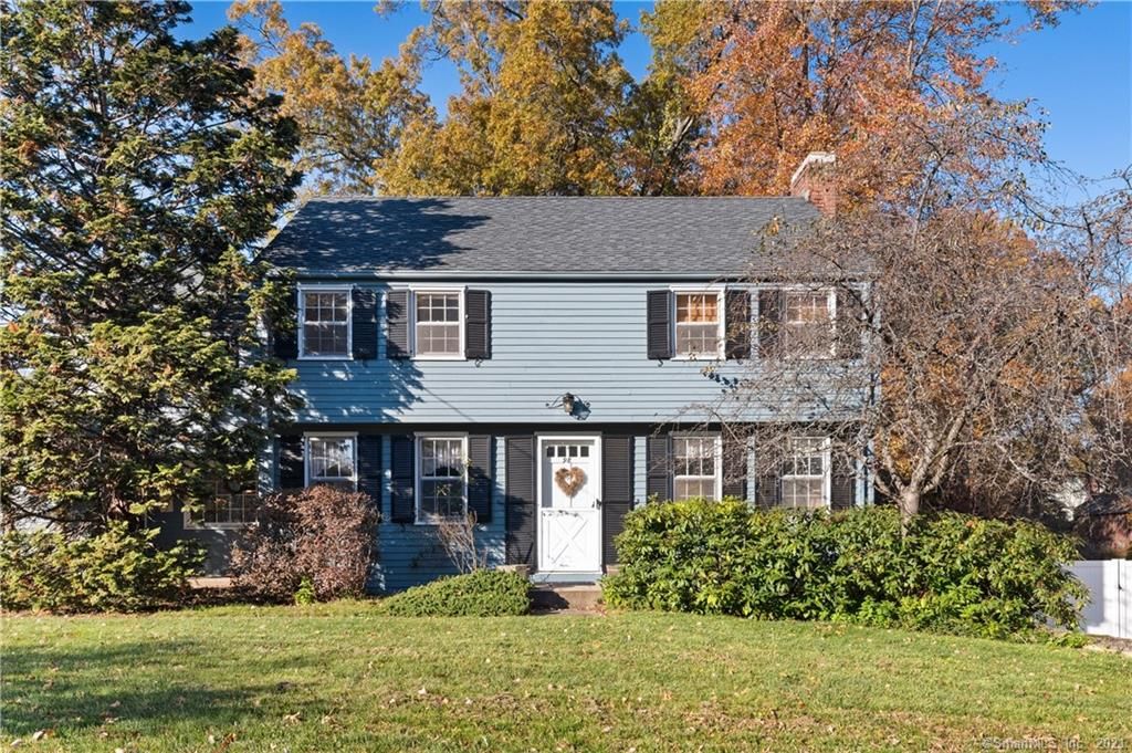 98 Hyde Rd, West Hartford, CT 06117