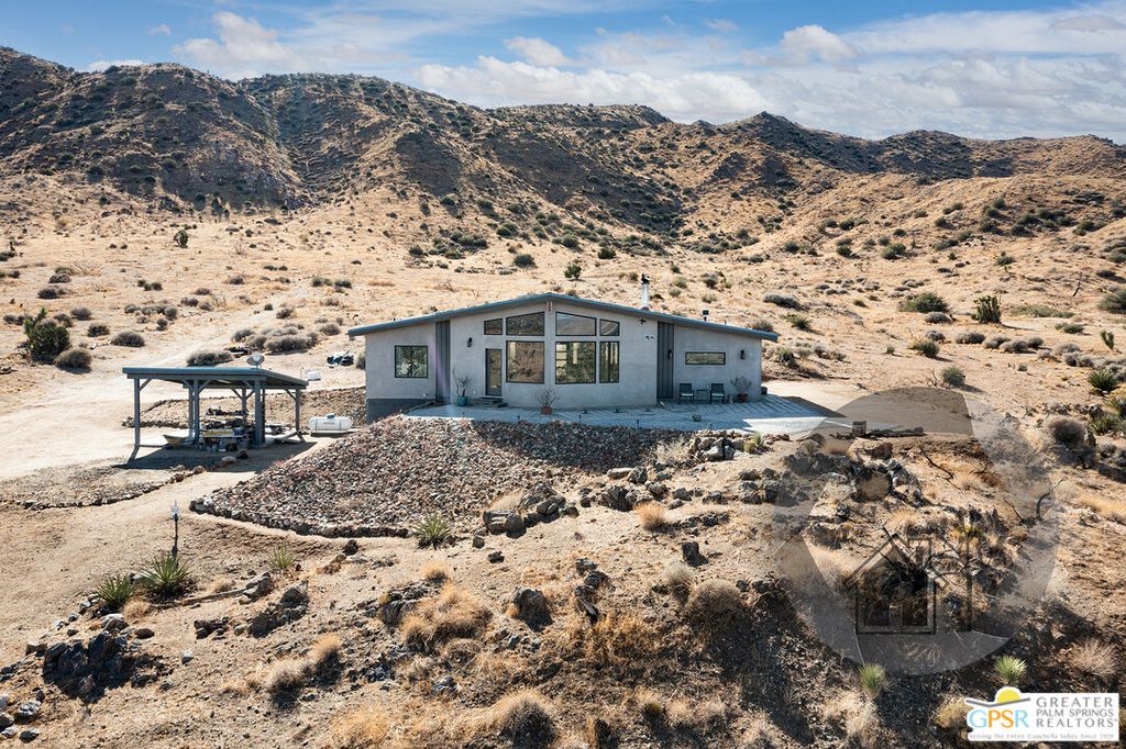 57795 Santa Barbara Dr, Yucca Valley, CA 92284
