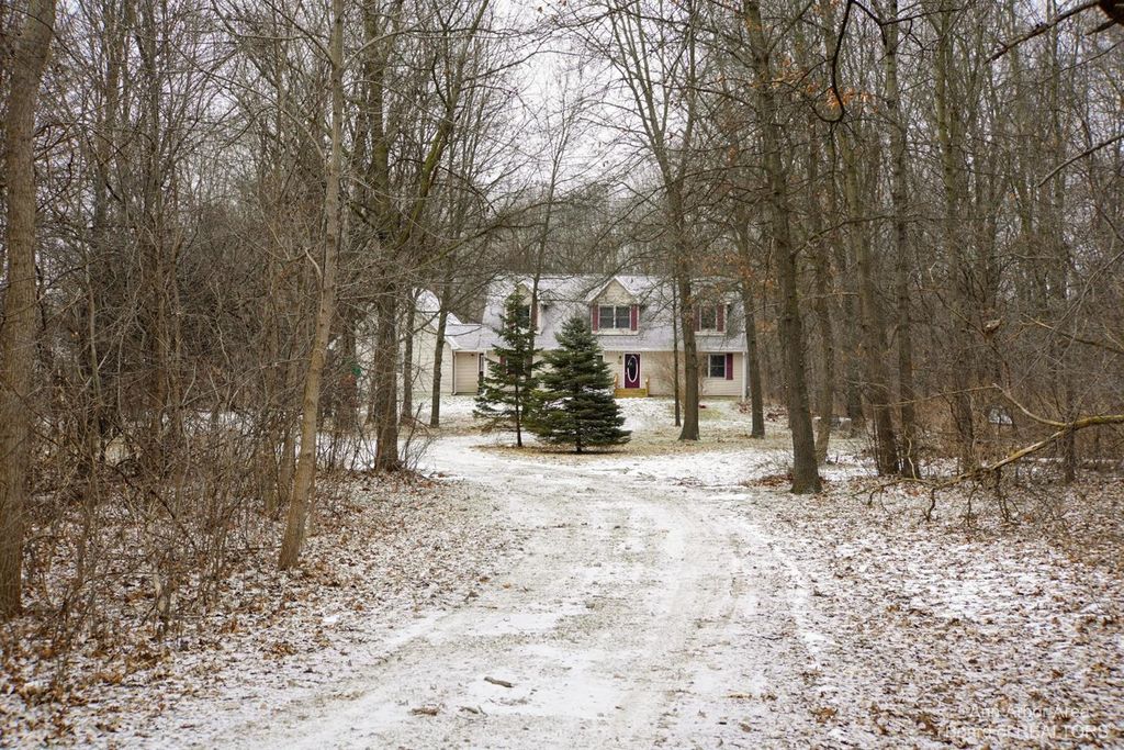 4210 Dexter Pinckney Rd, Dexter, MI 48130