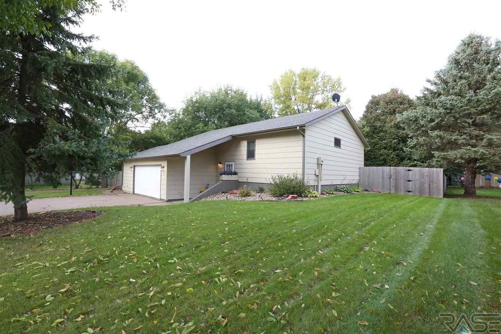 1201 Ladelle Ave, Dell Rapids, SD 57022 Trulia