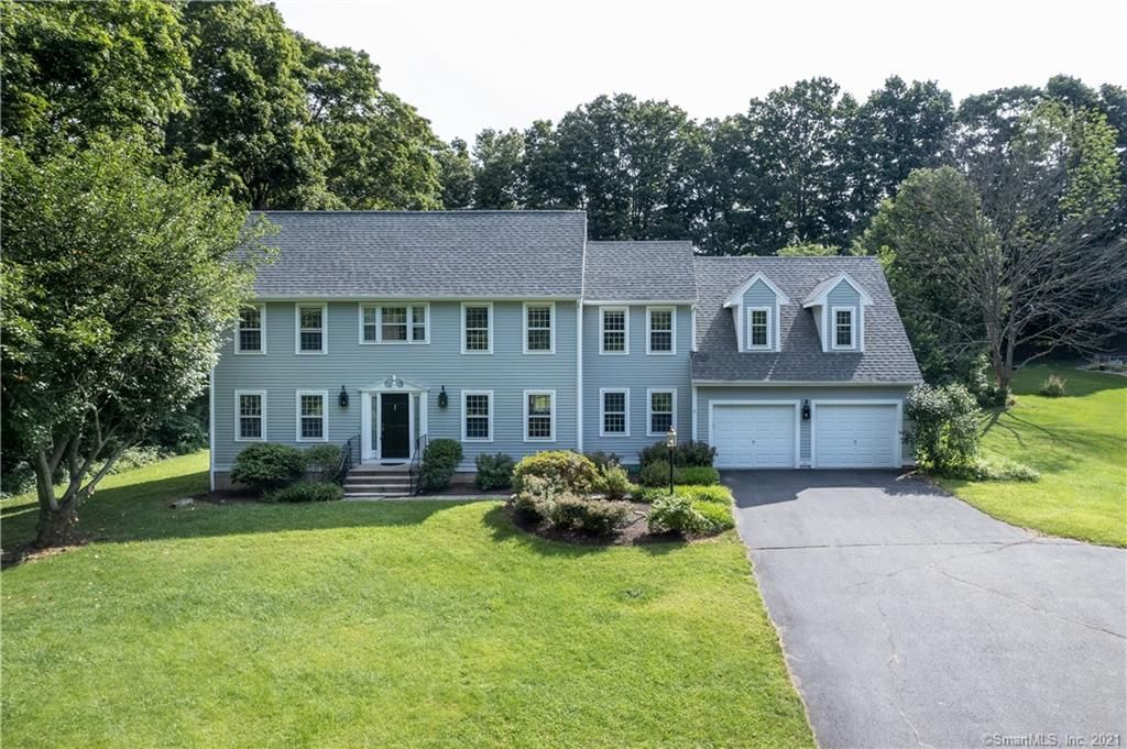 33 Country Ln, Hebron, CT 06248