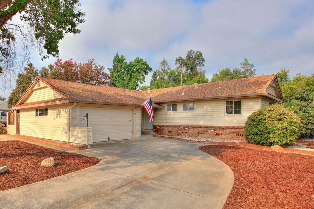 3961 Continental Way, Carmichael, CA 3 Bed, 2 Bath