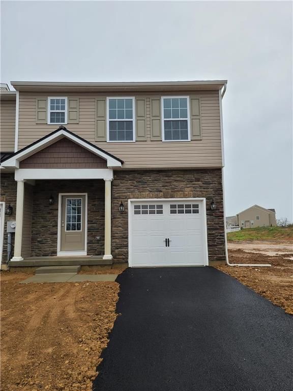 1470 Black Forest Dr, Allentown, PA 18104