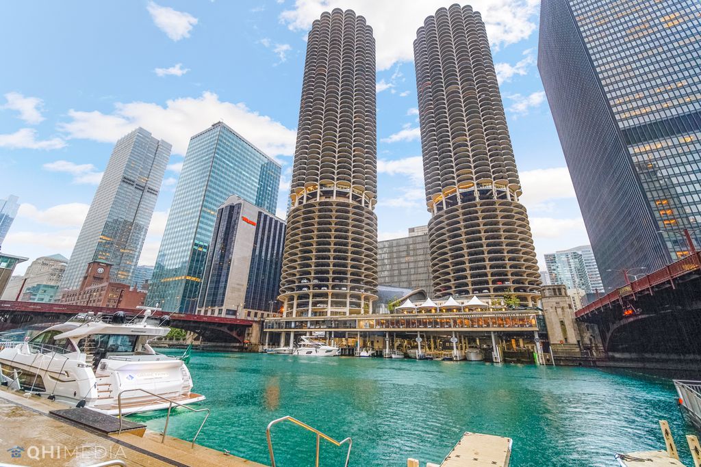 300 N State St #3908, Chicago, IL 60654